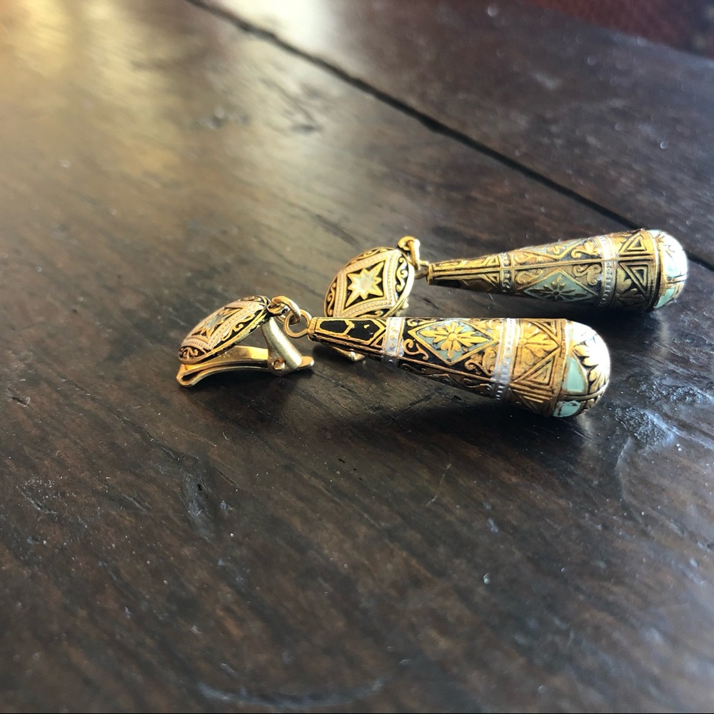 Antiques jewelry